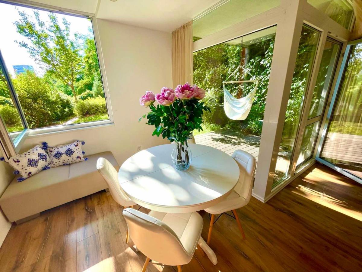 70M2 Romantic Living In The Old Town With Garden บราติสลาวา ภายนอก รูปภาพ