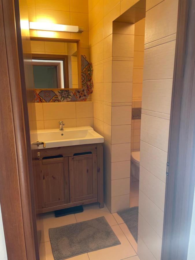 70M2 Romantic Living In The Old Town With Garden บราติสลาวา ภายนอก รูปภาพ