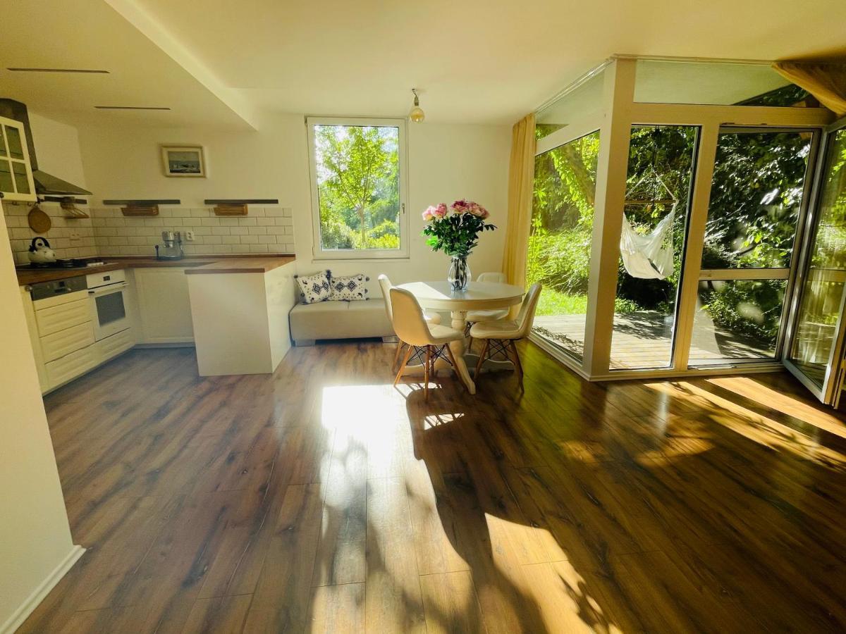 70M2 Romantic Living In The Old Town With Garden บราติสลาวา ภายนอก รูปภาพ