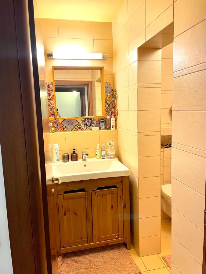 70M2 Romantic Living In The Old Town With Garden บราติสลาวา ภายนอก รูปภาพ