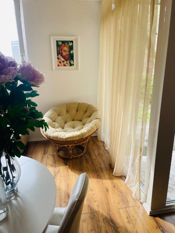 70M2 Romantic Living In The Old Town With Garden บราติสลาวา ภายนอก รูปภาพ